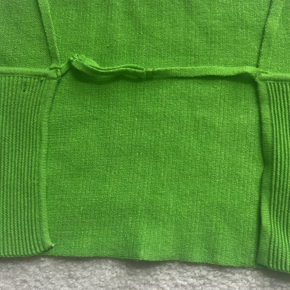 Kendall & Kylie Green Ribbed Crop Top - Picture 5 of 8
